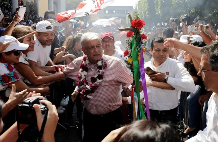EM CAMPANHA: em 13 anos como candidato, AMLO percorreu os 2.464 municípios mexicanos (Alan Ortega/Reuters)