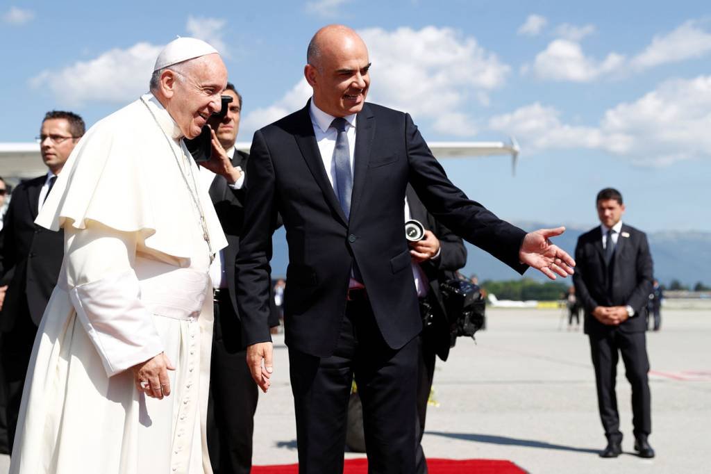 Presidente suíço e papa Francisco falam de refugiados e de busca de paz