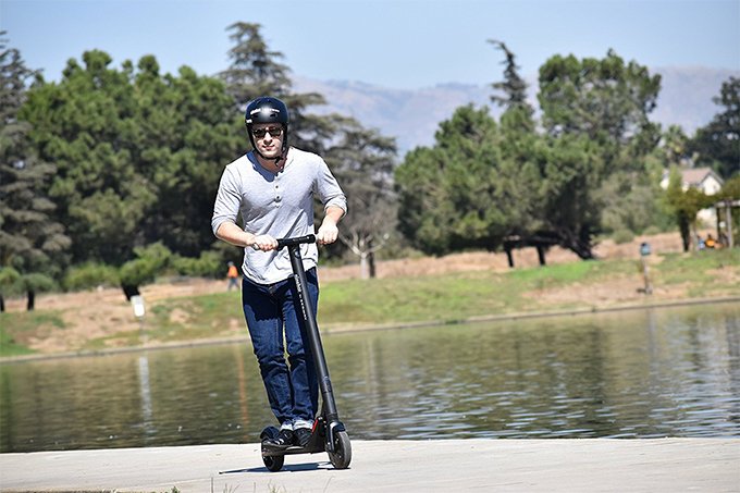 Uber testa serviço de patinetes elétricos