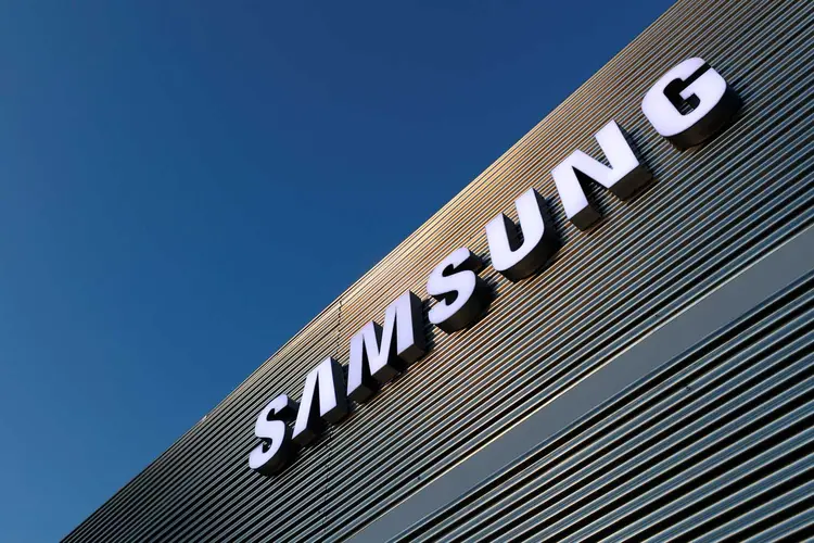Samsung está considerando suspender as operações em uma de suas fábricas de celulares na China (Yves Herman/Reuters)