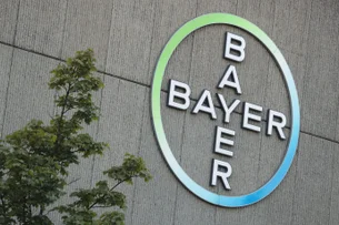 Bayer é condenada a pagar US$ 2,1 bi nos EUA após nova derrota envolvendo herbicida