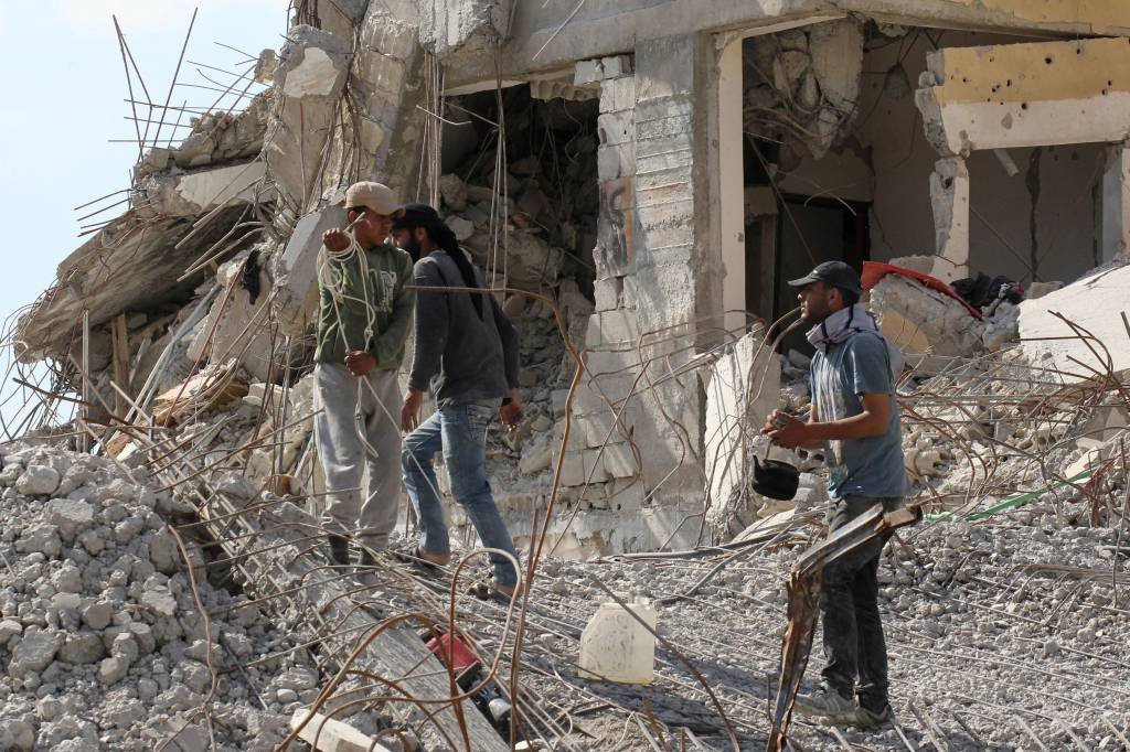 Ataques aéreos no noroeste da Síria deixam 18 mortos