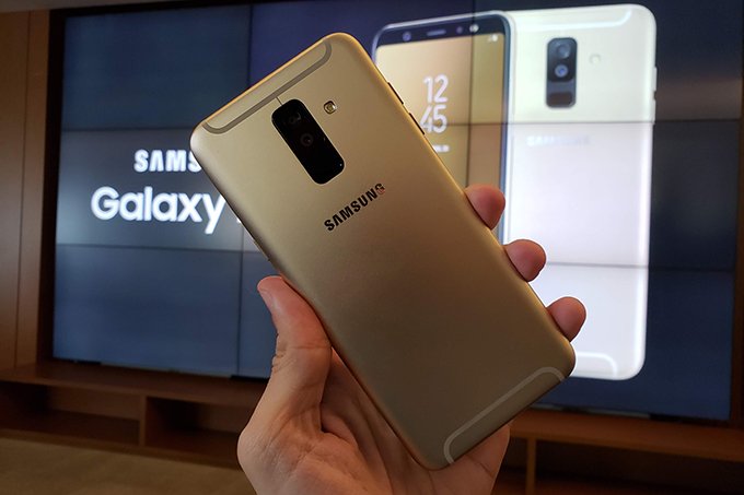 Galaxy A6+ chega ao Brasil por R$ 2.099; leia teste