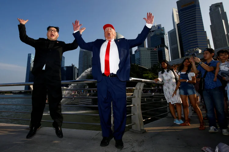 Sósia de Kim Jong-un em Singapura: identificado como Howard X, homem fará "cúpula" com um sósia de Trump (Edgar Su/Reuters)