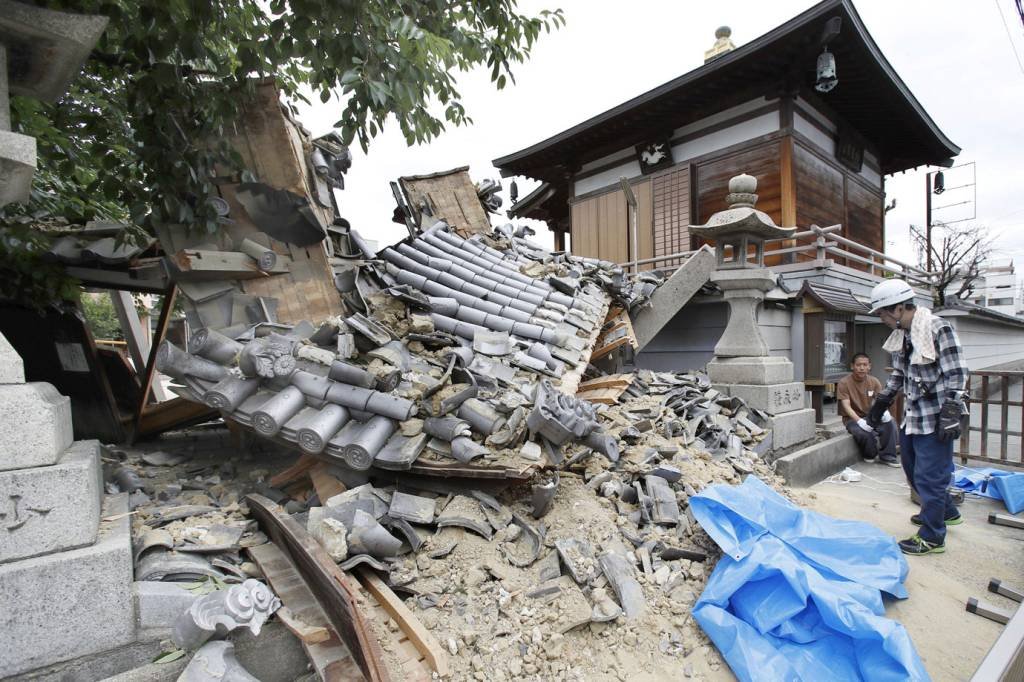 Terremoto deixa três mortos na região oeste do Japão