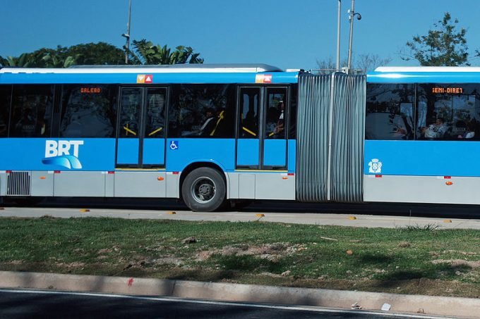 Motoristas e cobradores do Rio fazem greve nesta segunda-feira