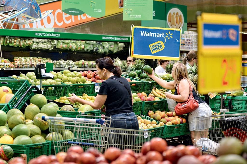 O Walmart tem 55.000 funcionários no Brasil, onde fatura 28 bilhões de reais por ano. (Germano Lüders/Exame)