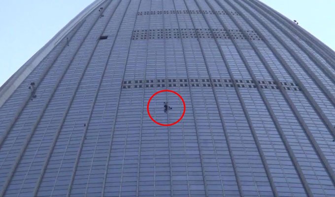"Spiderman francês" é preso enquanto escalava arranha-céus em Seul