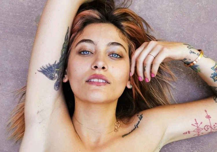 Paris Jackson: nova campanha para a RE/DONE (RE/DONE/Divulgação)