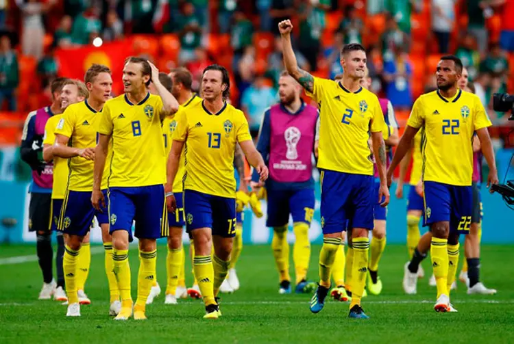 Jogadores da Suécia comemoram vitória contra o México (27/06/2018) (Jason Cairnduff/Reuters)