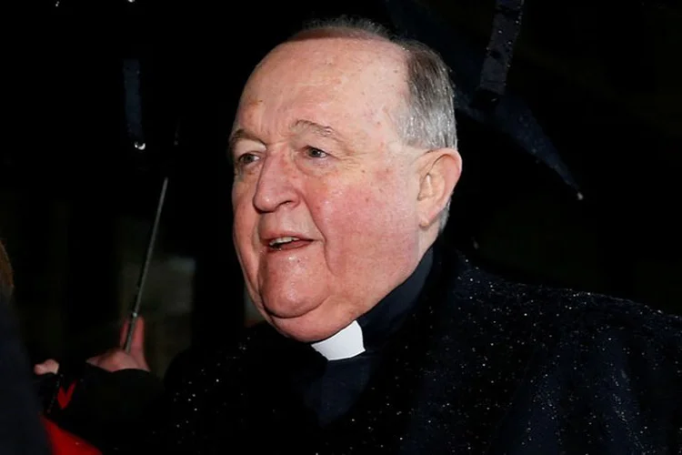 Arcebispo australiano Philip Wilson, foi sentenciado a um ano de prisão por encobrir abusos sexuais a menores (AAP/Darren Pateman/Reuters)