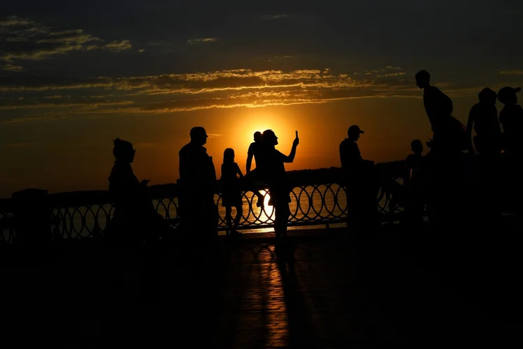 Samara: em comunicado, a empresa local Samarskiye Kommunalniye Systemy alerta que "diante do calor na cidade, o consumo de água fria aumentou" (Dylan Martinez/Reuters)
