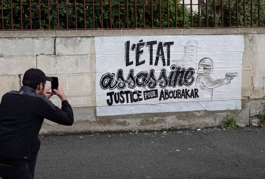 Tiro que matou jovem francês foi "acidental", diz policial que disparou