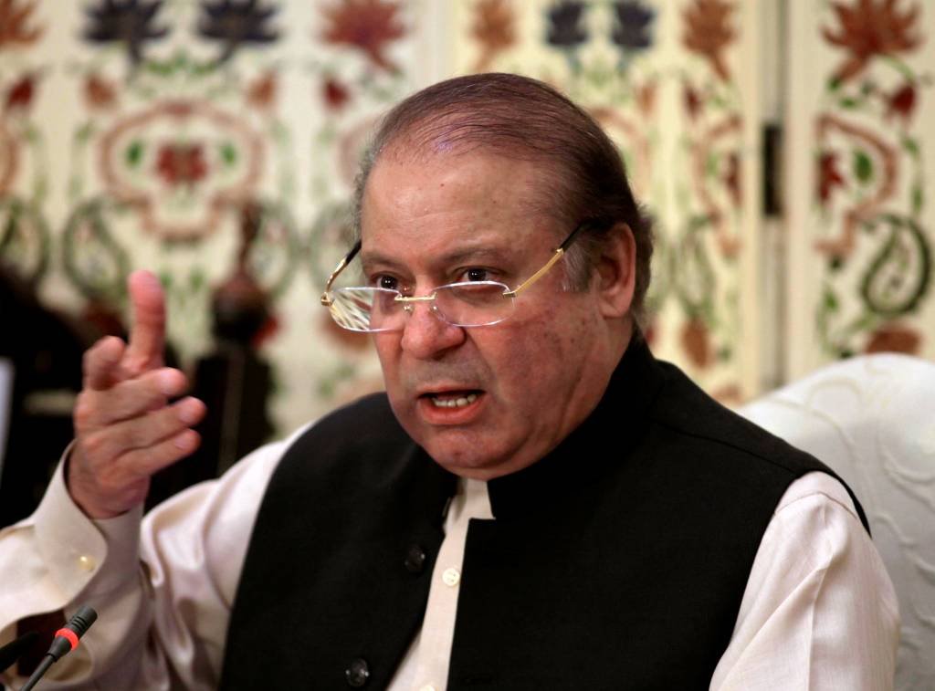 Ex-primeiro-ministro Nawaz Sharif é detido ao retornar ao Paquistão