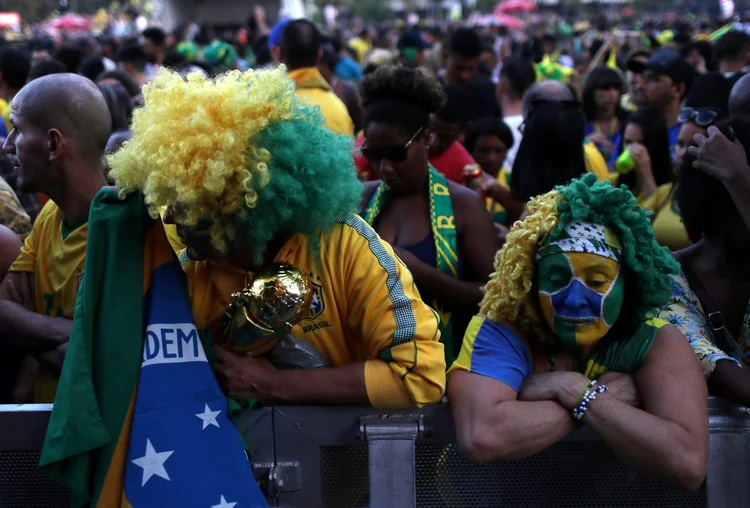 Torcedores: alguns fãs apostam no amadurecimento de alguns jovens jogadores do Brasil para tentar novamente em quatro anos no Catar. (Ricardo Moraes/Reuters)