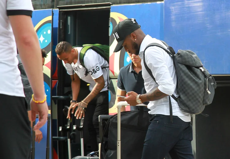 Seleção: O grupo de jogadores da seleção convocados por Tite deixou a Rússia neste sábado, em sua viagem de retorno ao Brasil (Alexey Nasyrov/Reuters)