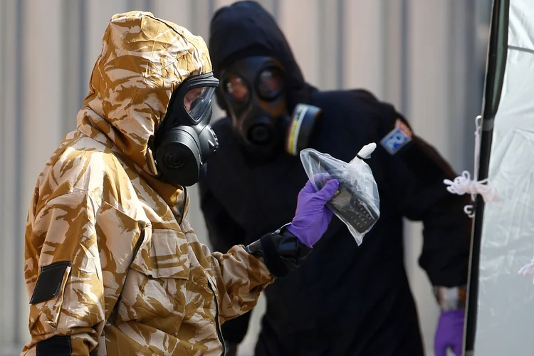 Reino Unido: mais exames estão sendo realizados para tentar estabelecer se veneno vem do mesmo lote que contaminou os Skripal (Henry Nicholls/Reuters)