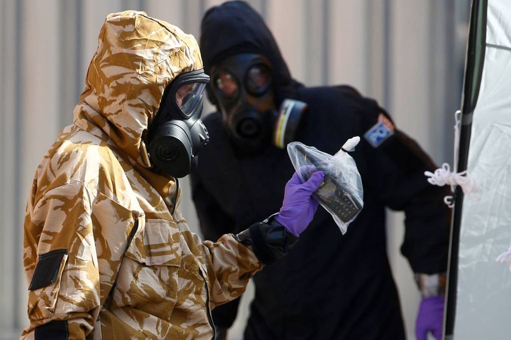 Polícia britânica encontra fonte de agente nervoso Novichok em garrafa