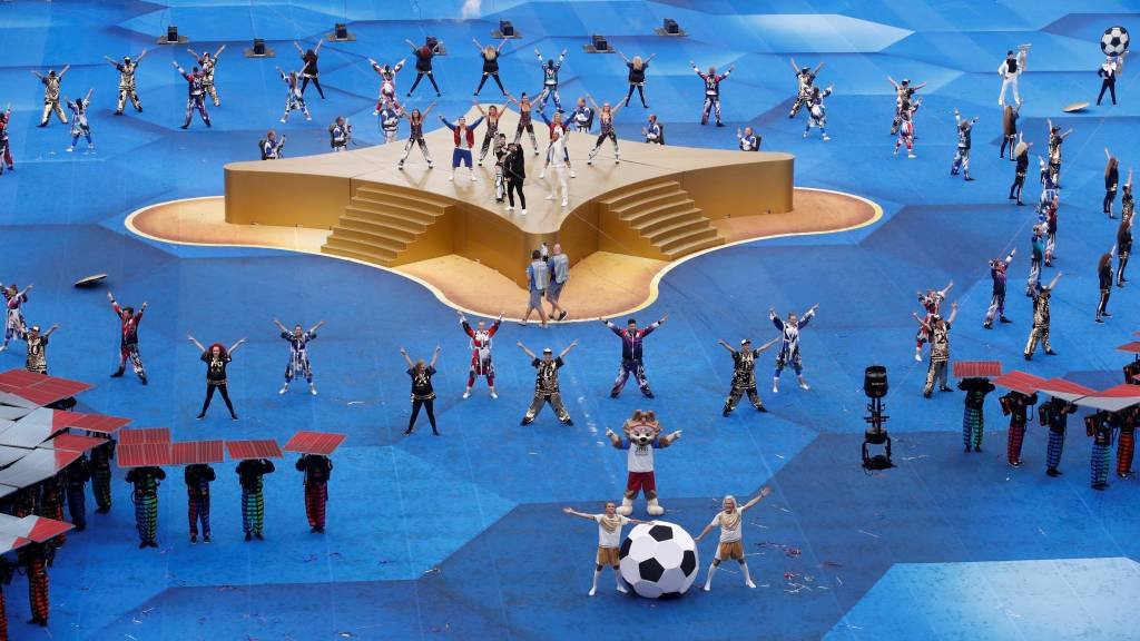 Brasileiros comparecem ao estádio Luzhniki para a final da Copa do Mundo