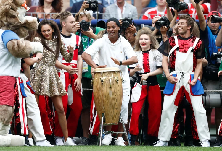 Jogador brasileiro Ronaldinho Gaúcho participa da cerimônia de encerramento da Copa do Mundo da Rússia 2018 (Damir Sagolj/Reuters)