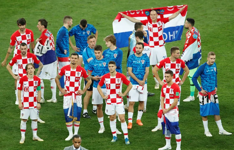 Jogadores croatas em campo, após derrota contra a França na Copa do Mundo 2018 (Maxim Shemetov/Reuters)