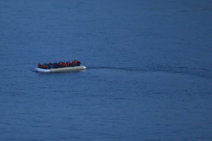 Naufrágio de barco de imigrantes na costa da Turquia deixa 19 mortos