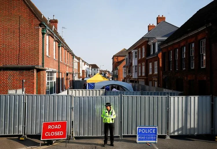 Envenenamento: investigadores estão tentando determinar se o veneno veio do mesmo lote que o que contaminou os Skripal (Henry Nicholls/Reuters)