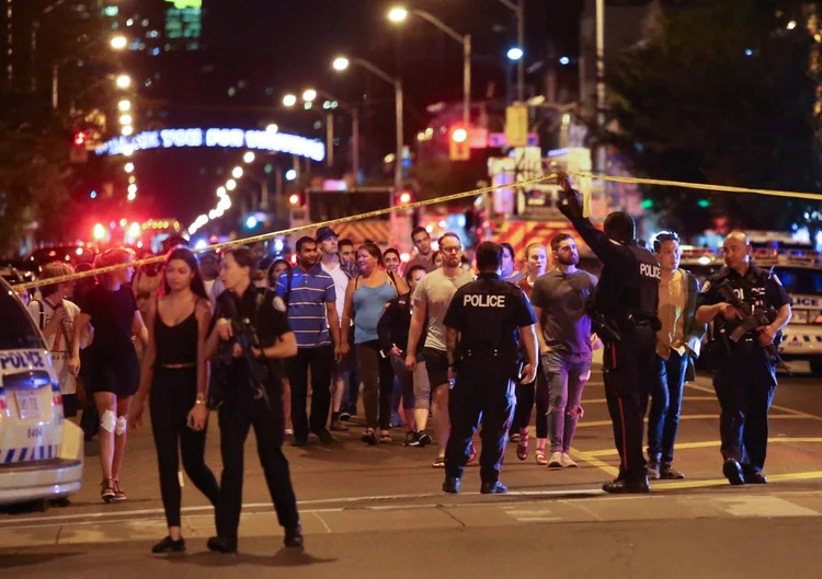 Toronto: Faiçal Hussein, de 29 anos, teria sido o responsável pelo o ataque e morreu após confronto com os agentes (Chris Helgren/Reuters)