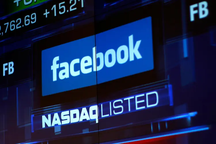 As ações do Facebook caíram mais de 2 por cento no pré-mercado do pregão nesta terça-feira (Eric Thayer/File Photo/Reuters)