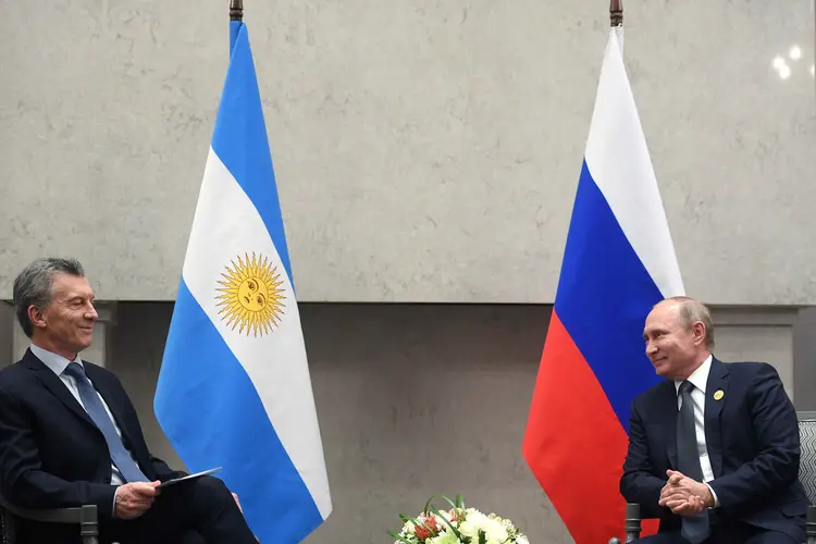 Macri e Putin: "A Rússia é ator-chave no mundo e um parceiro estratégico para a Argentina. Estamos avançando muito em diferentes campos", disse presidente sul-americano (Sputnik/Vladimir Astapkovich/Kremlin/Reuters)