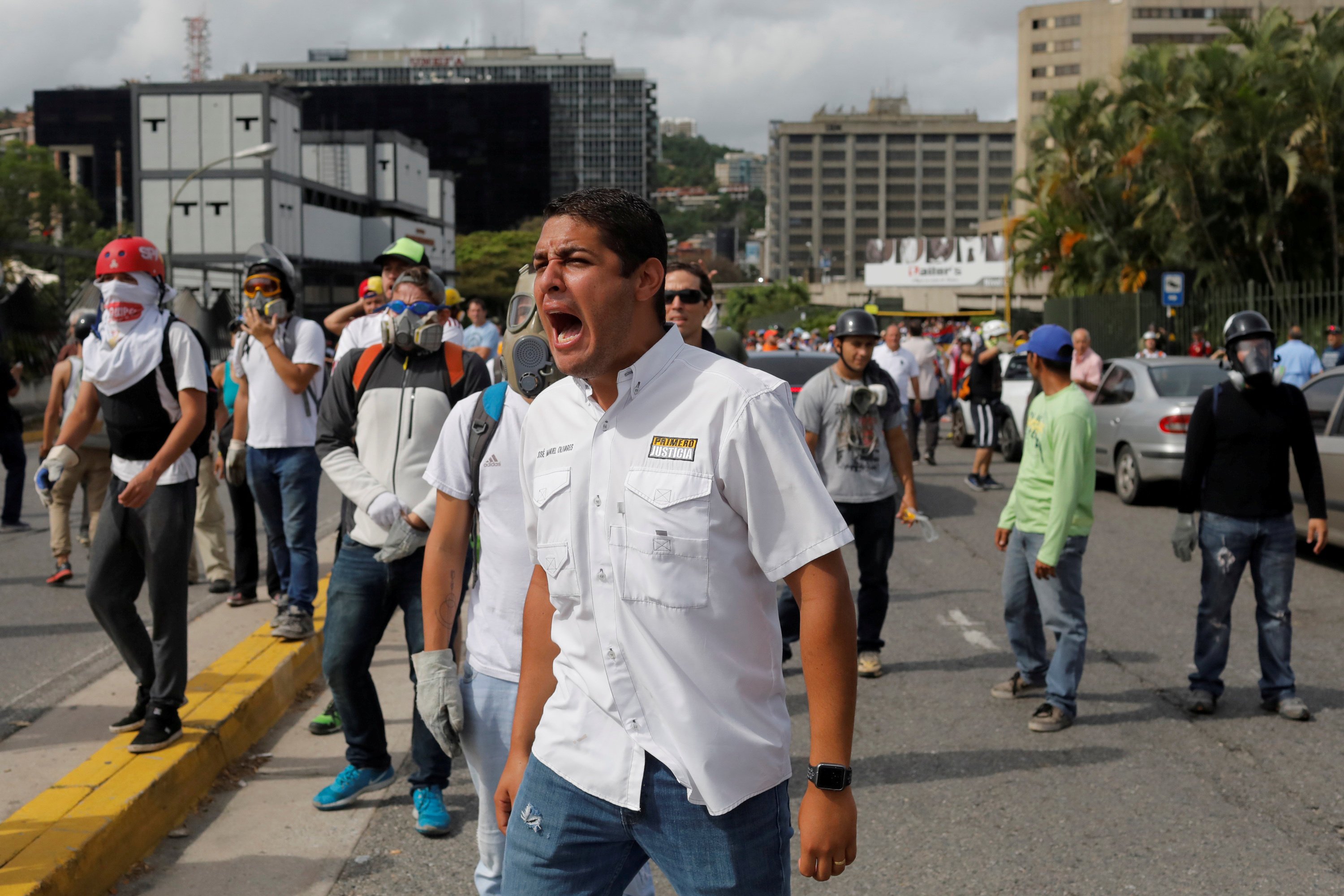 Parlamentar venezuelano se exila alegando perseguição do governo