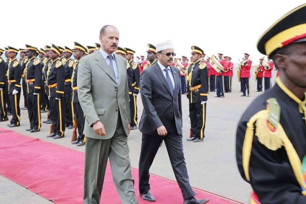 Encontro entre presidentes: durante os últimos anos, as relações entre ambos os Governos não foram positivas (Cortesia Governo da Somália/Reuters)