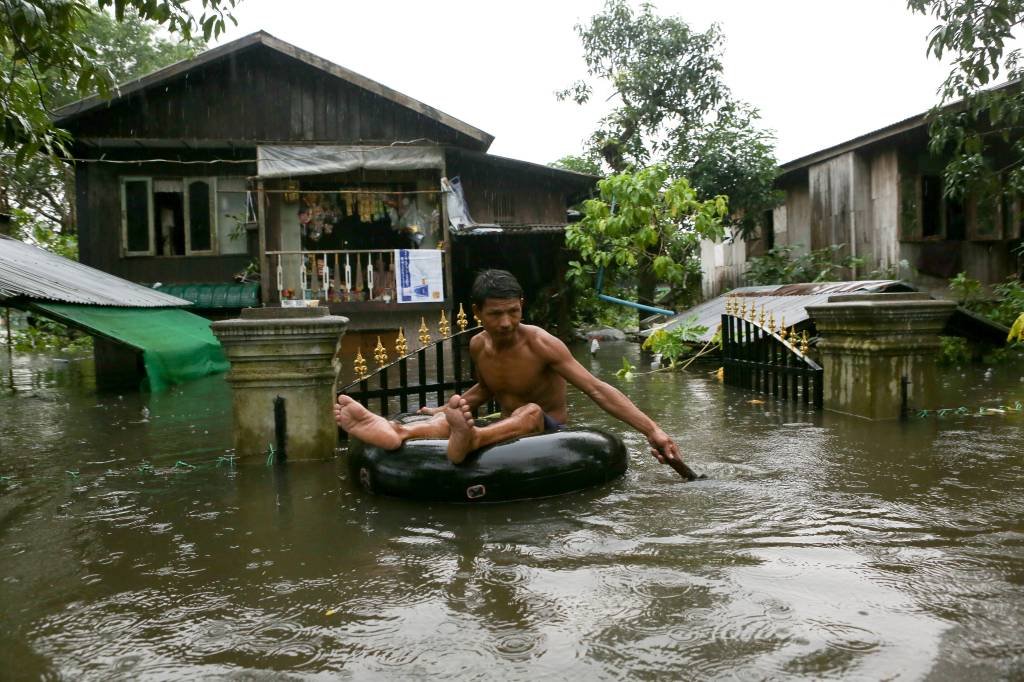 Ao menos dez mortos após inundações em Mianmar