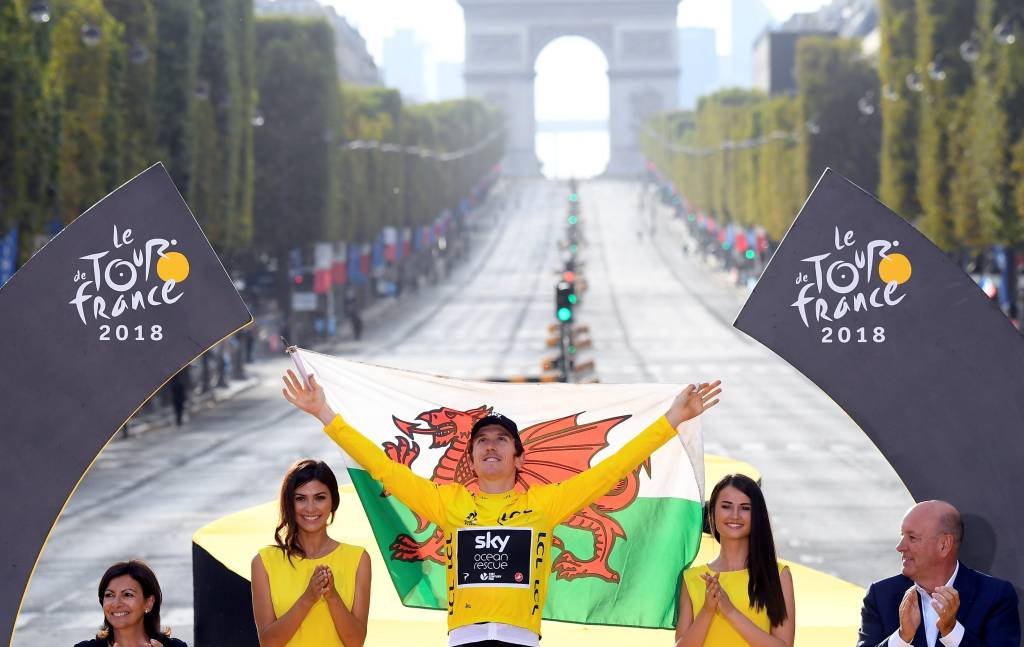 Geraint Thomas: "Parece irreal. É a Volta da França. Ficar com a camiseta amarela é um sonho" (Stephane Mantey/Reuters)