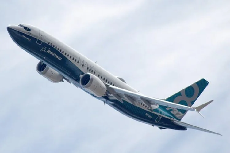 Muilenburg: acordo permitiria à Boeing ir aos clientes com combinações de serviços de frota entre o avião 737 MAX e a família E2 (Boeing 737/Reprodução/Wikimedia Commons)