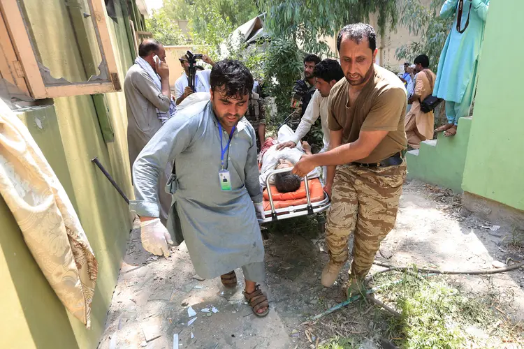 A primeira causa de morte de civis continua sendo os atentados suicidas (Parwiz/Reuters)