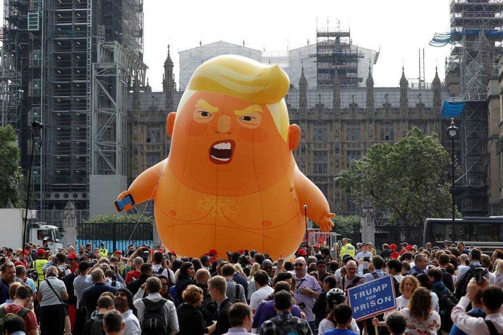 Balão gigante de Trump bebê será exposto no museu de Londres