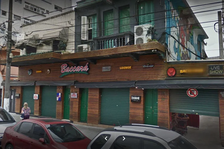 Estudante Lucas Martins de Paula, de 21 anos, que foi espancado por seguranças de um bar em Santos, no litoral de São Paulo no início deste mês, morreu no domingo, dia 29 (Google Street View/Reprodução)