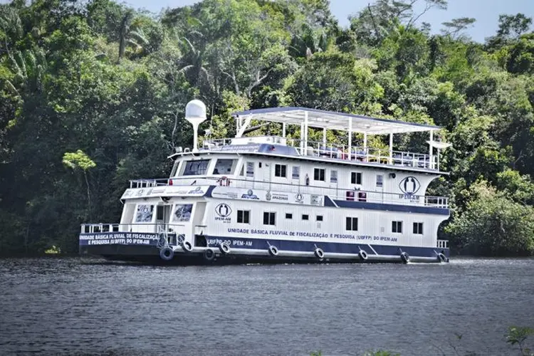 Pesquisa a bordo: um barco do governo federal lançado há um mês começa a estudar os rincões da Amazônia | Divulgação / 