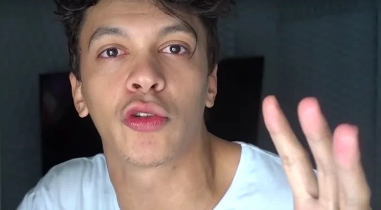 Júlio Cocielo: no Twitter, ele chegou a sugerir "exterminar os negros" (Youtube/Reprodução)