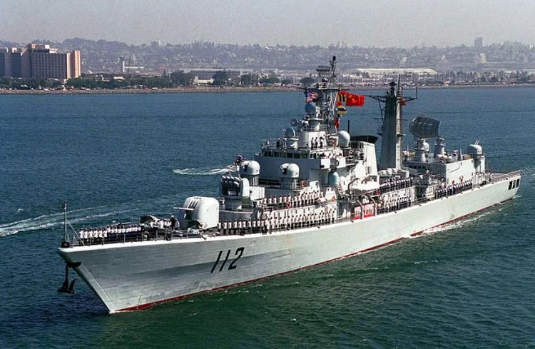 China: barreira de gênero persiste, especialmente em cargos de alto nível (Marinha Chinesa/Reprodução/Wikimedia Commons)