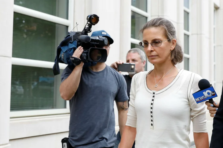 Clare Bronfman: Herdeira da Seagram's, um grande conglomerado de bebidas alcoólicas foi presa por escândalo da seita Nxivm (Brendan McDermid/Reuters)