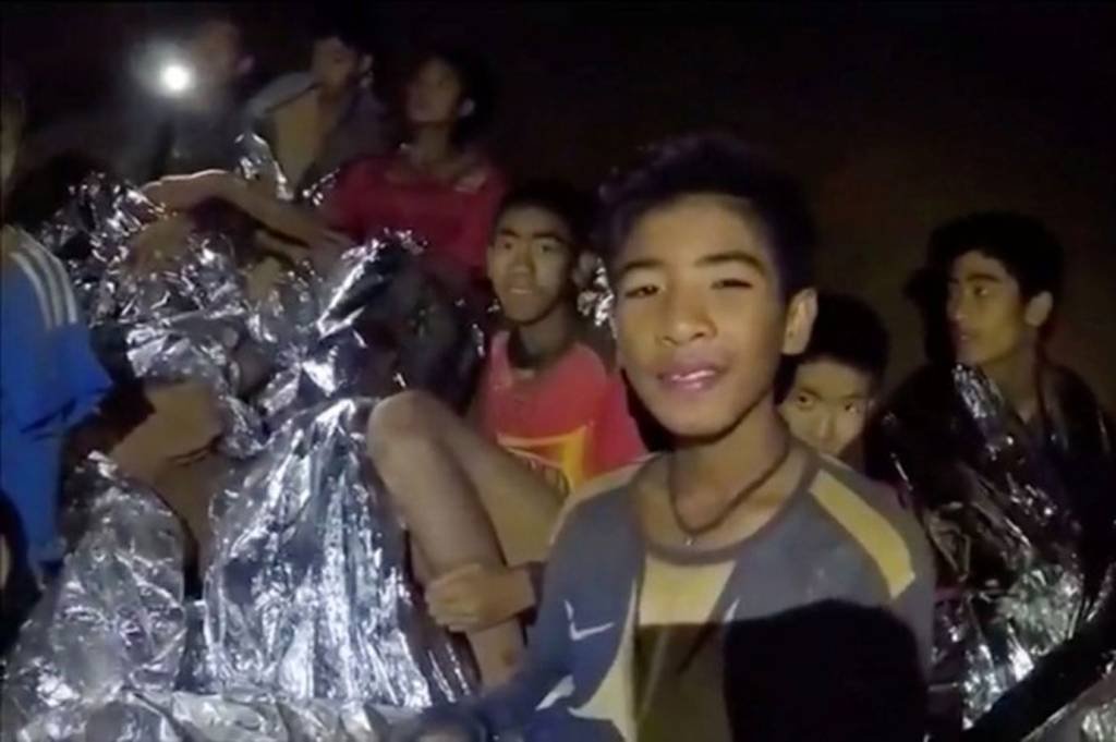 Fifa convida meninos presos em caverna da Tailândia para a final da Copa