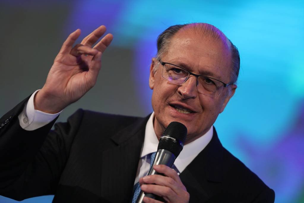 Bolsa opera em alta com PIB americano e crescimento de Alckmin em pesquisa