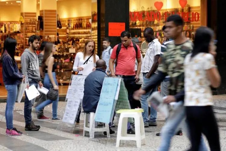 Taxa de desemprego no Brasil ficou em 11,9 por cento nos três meses até setembro (Paulo Whitaker/Reuters)