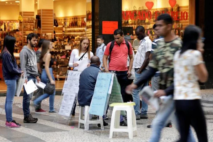 Mais de 1,27 milhão de trabalhadores bem qualificados, em plena idade produtiva, caíram no desalento desde 2014 (Paulo Whitaker/Reuters)