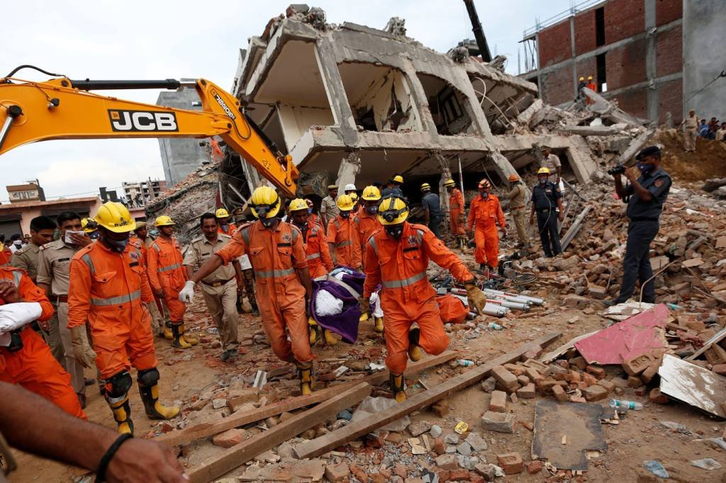 Desabamento de edifícios deixa 5 mortos na Índia