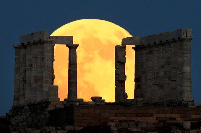 Perdeu o eclipse lunar do século? Confira as imagens espetaculares
