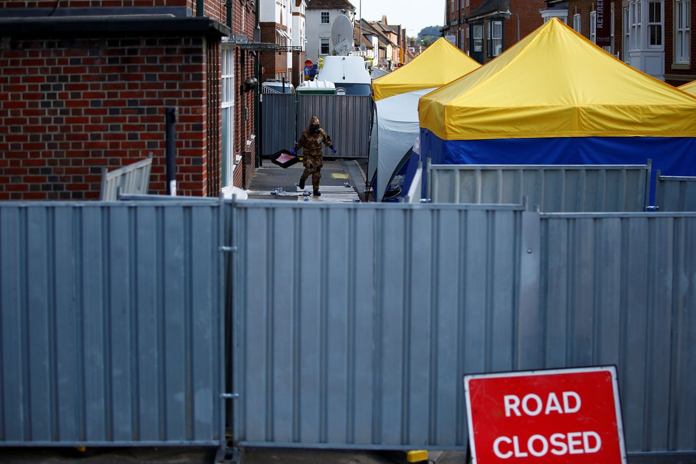 Britânico envenenado com Novichok recupera consciência