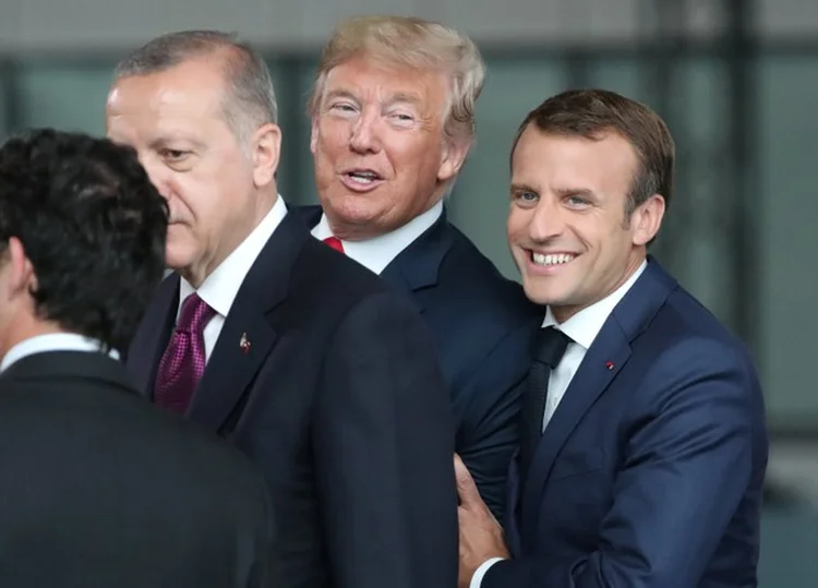 Trump e Macron: americano disse que francês "está fazendo um trabalho incrível como presidente da França". (Tatyana Zenkovich/Reuters)